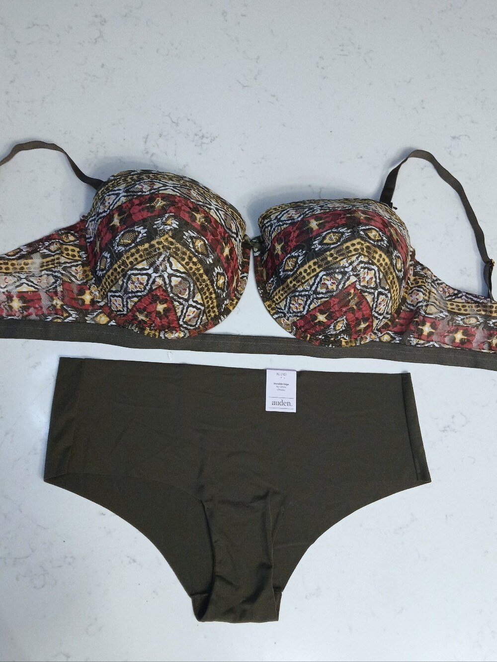 Bra & Panty Set. Underwire, Removable Straps + Seamless Panty (XL) Olive Green